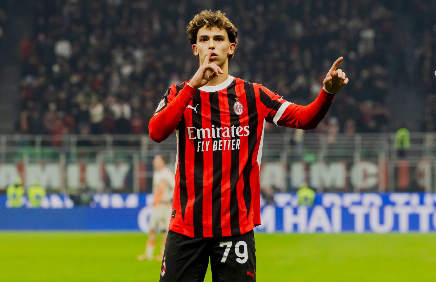 包含AC米兰训练开放日，今晚豪取连胜引欢呼，欧冠在即，训练强度明显提升的词条-九游娱乐APP